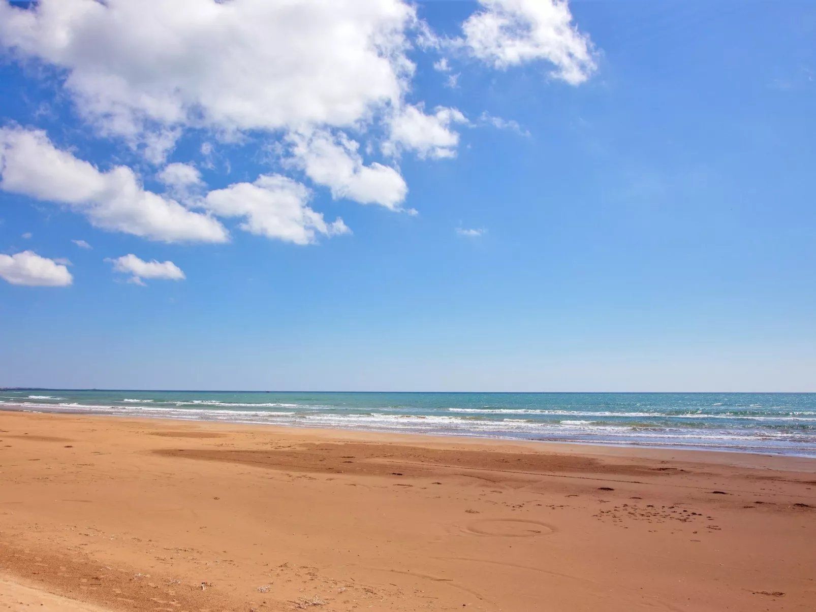 Komfortable und moderne Villa am Strand-Omgeving