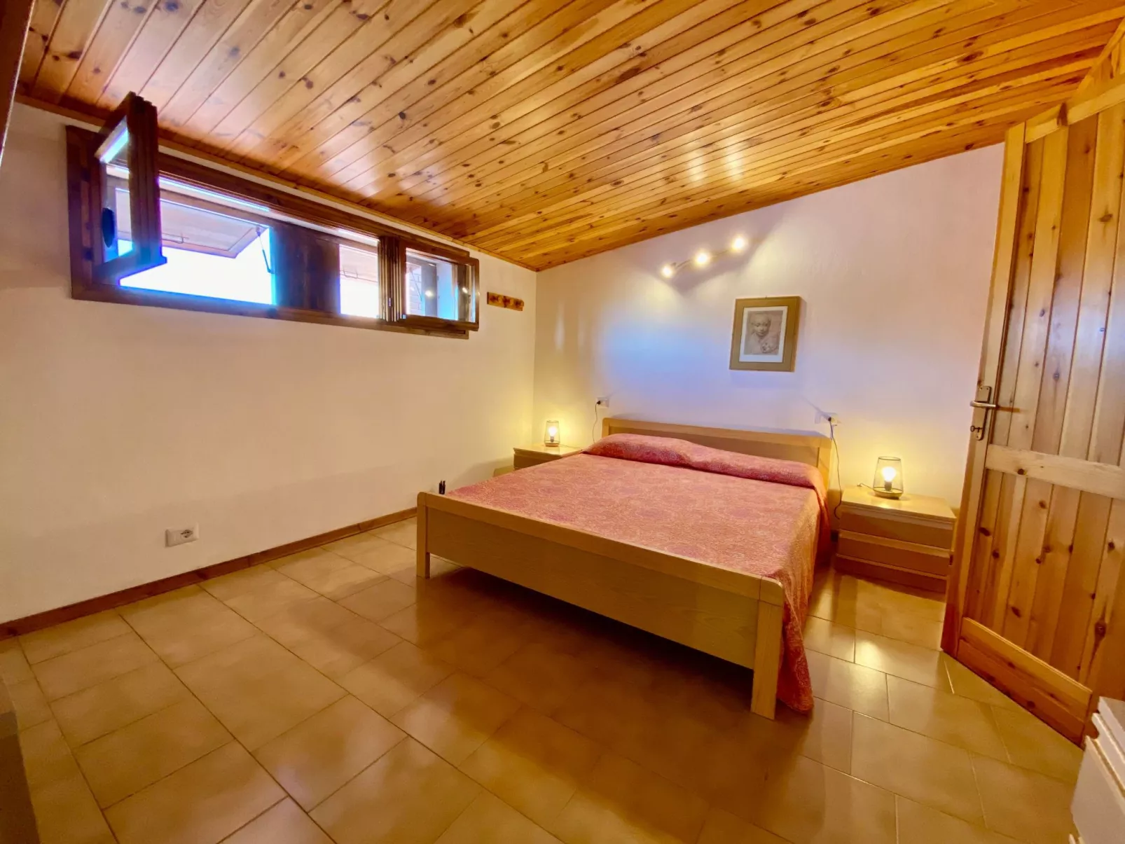 Vertikales Haus mit privatem Garten, 2 Klima