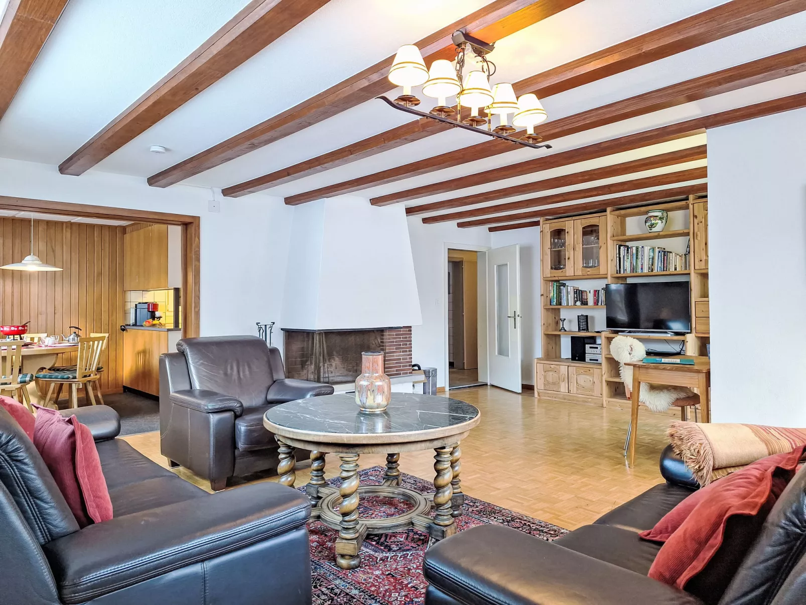 Chalet Shangri La-Binnen