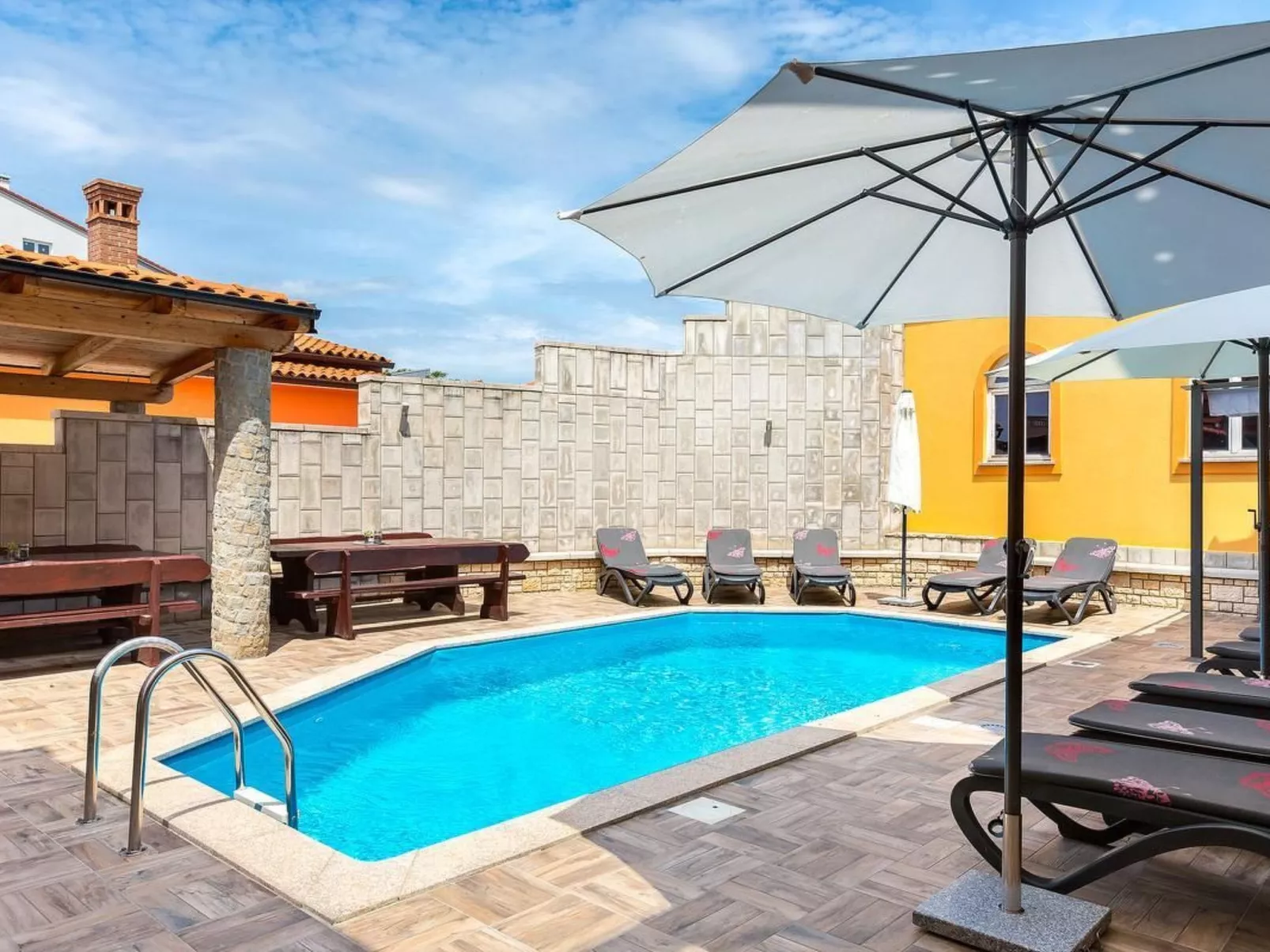 2-Schlafzimmer-Wohnung mit gemeinsamem Schwimmbad-Buiten