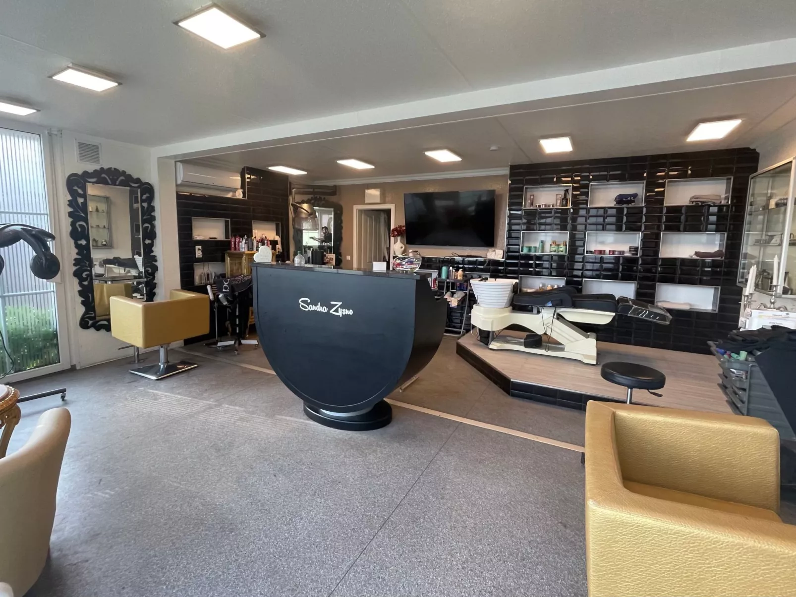 In Linum mit Garten, Terrasse und Grill-Image-tags.info