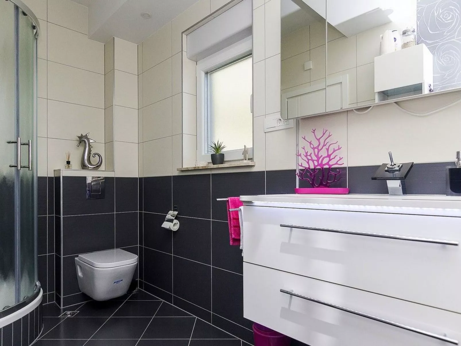 Penthousewohnung mit Whirlpool und Meerblick-Binnen