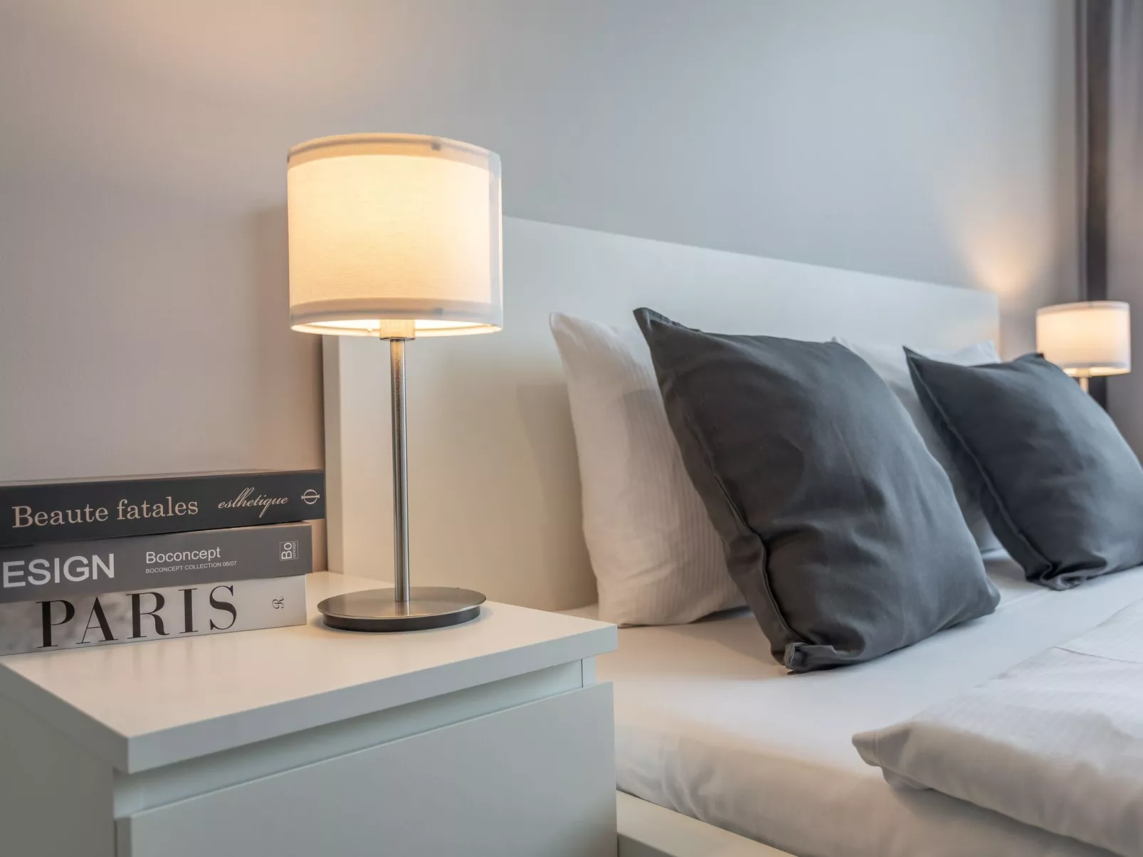 Zuza mit schönem Sonnenbalkon