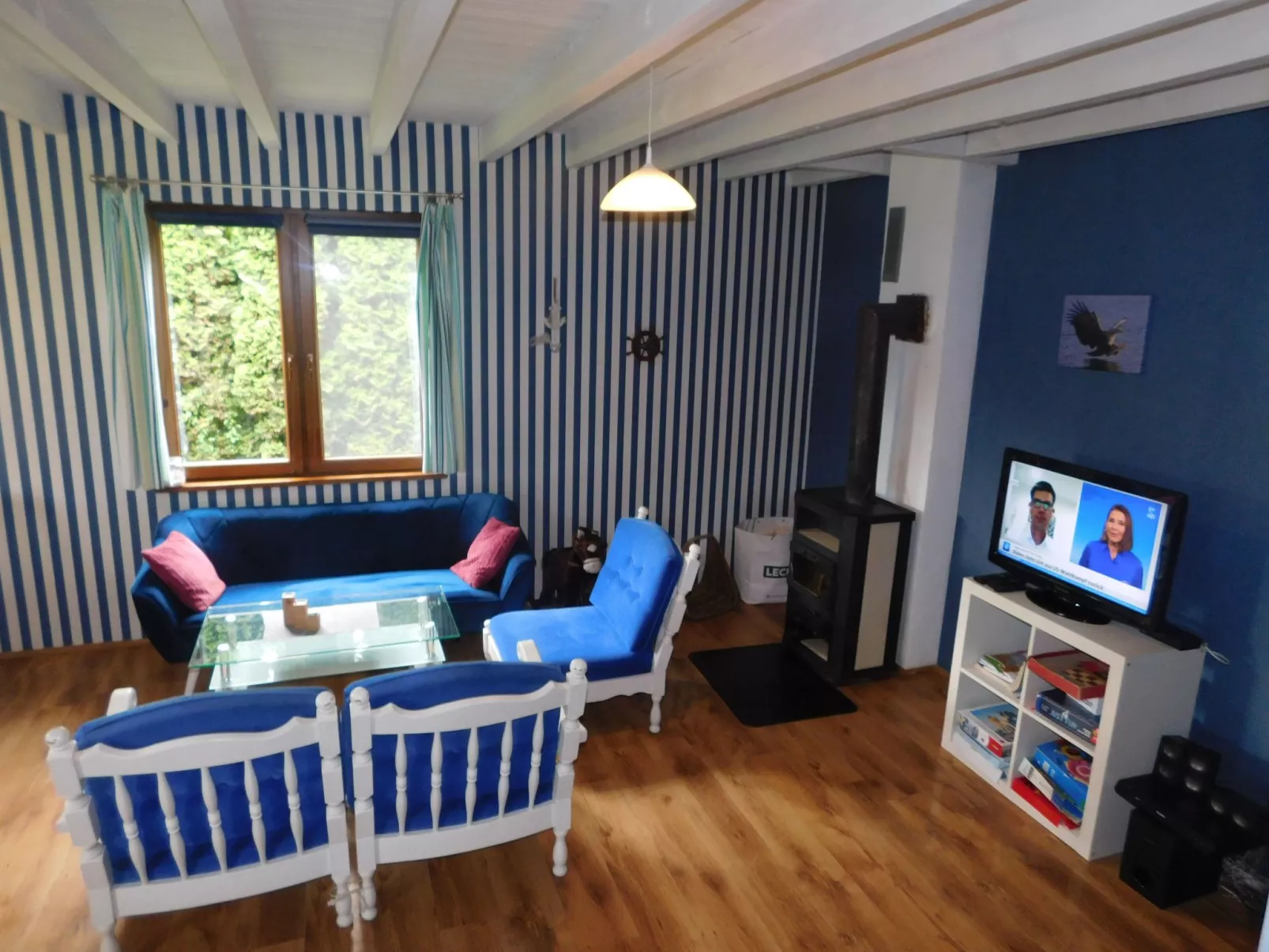 Auf einer Insel-Binnen