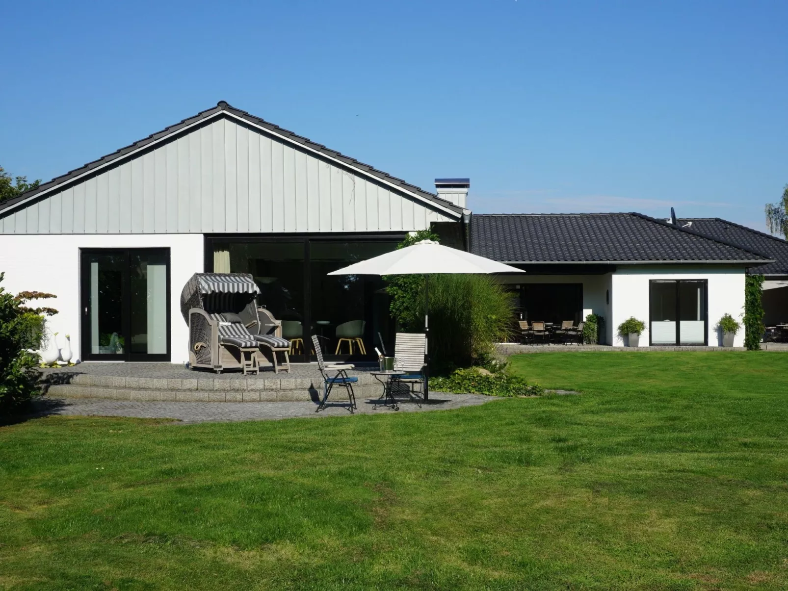 Großzügiges Haus mit traumhafter Gartenanlage