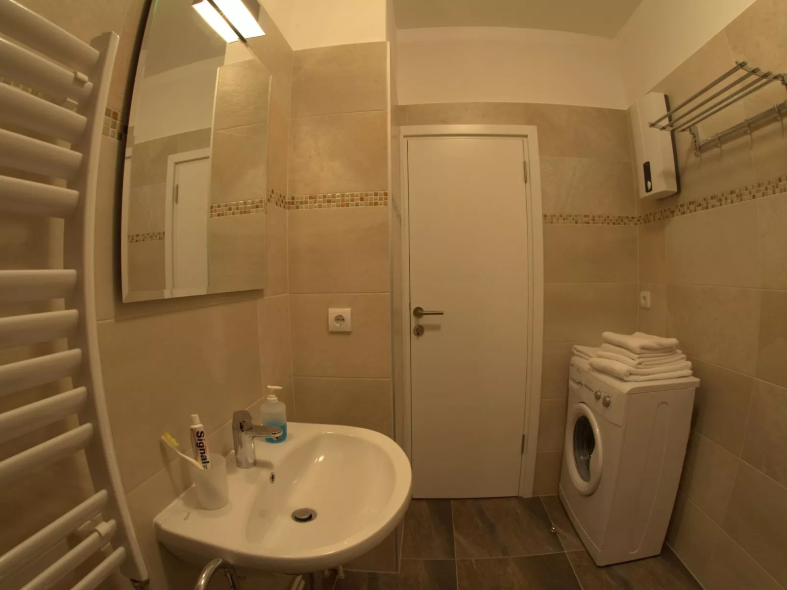 Penthousewohnung mit großer Terrasse in zentraler Lage - Binnen