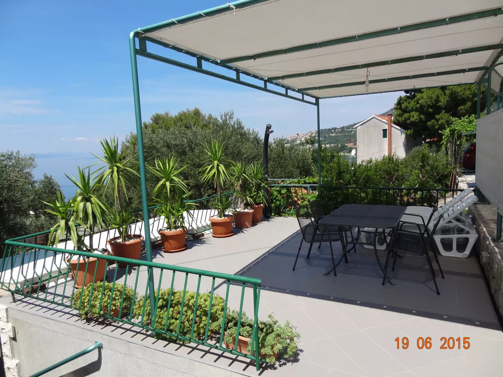 Komfortables Studio-Apartment mit Meerblick-Buiten