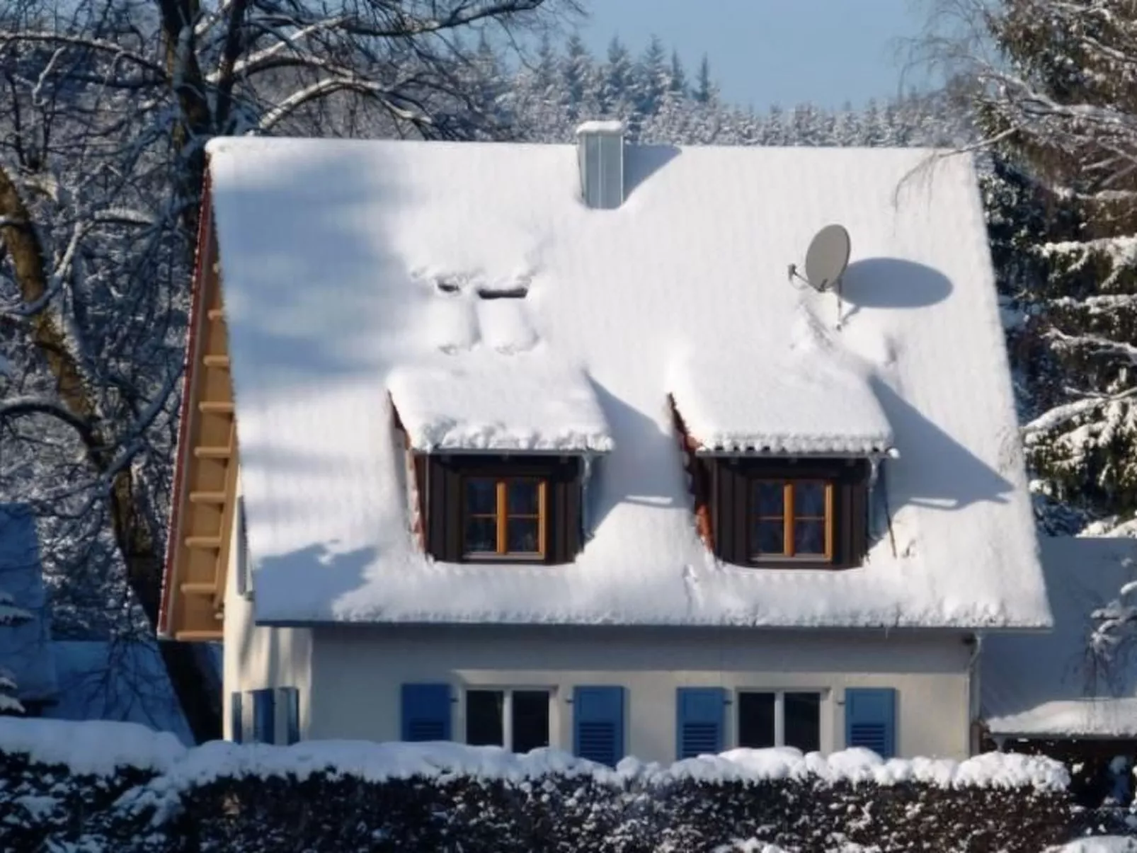 Haus mit  freier Fahrradnutzung und kleinem Boot-Buiten