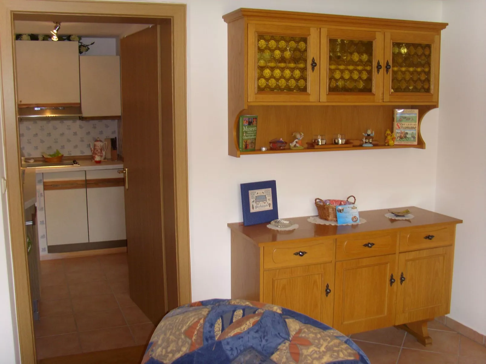 Mit Blick zur Wallfahrtskirche