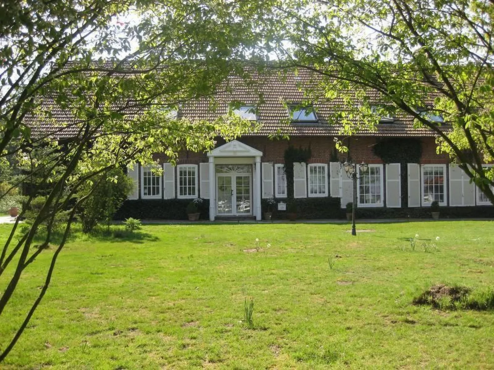 Landgut mit Blick auf das Wasser