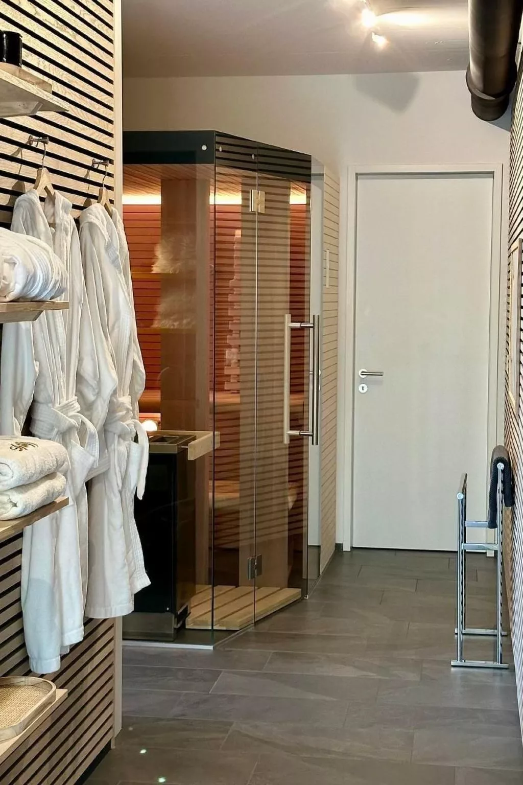 "Lakeview" - a design holiday home-Binnen