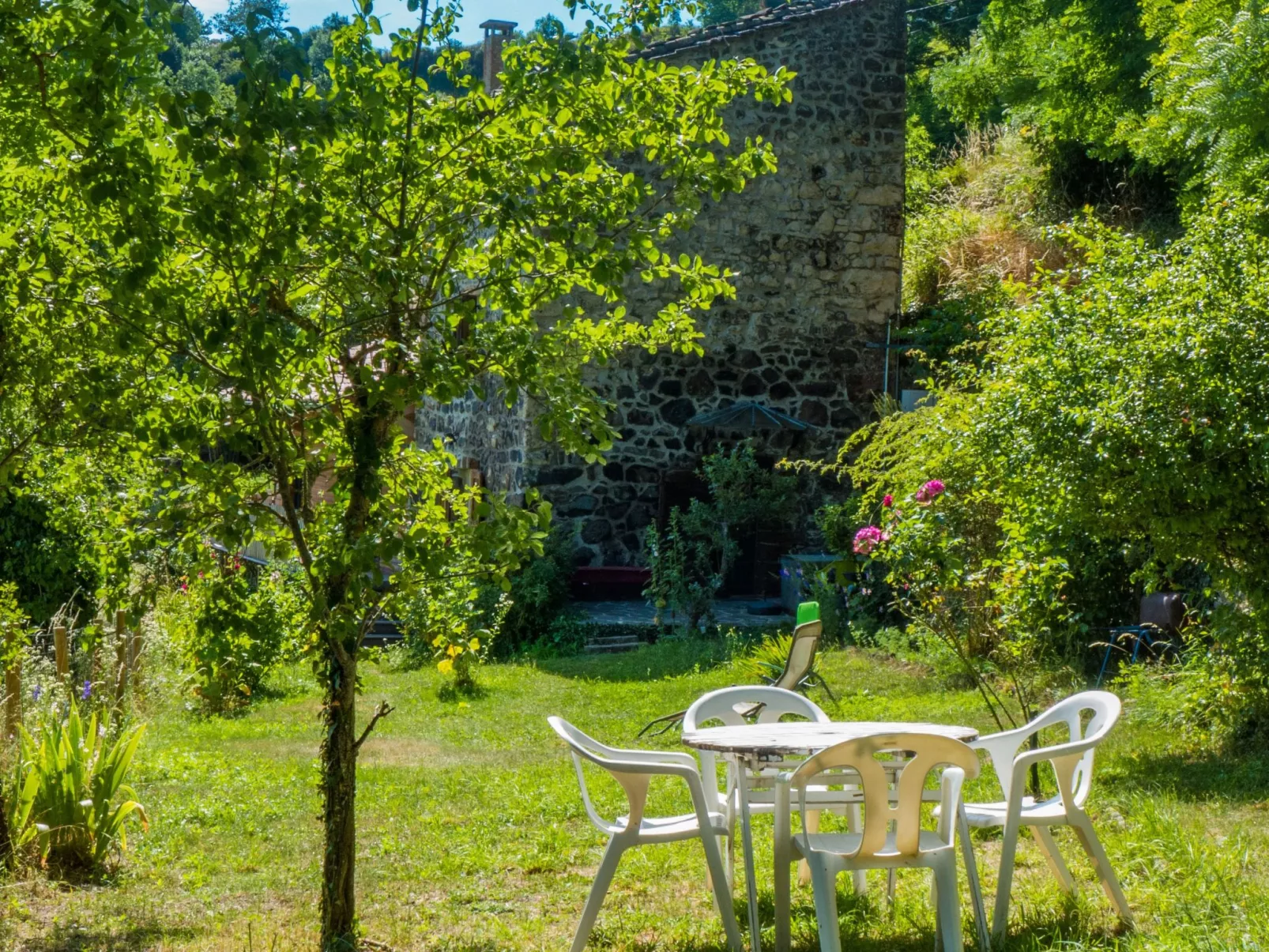 Gemütliches Steinhaus mit Garten-Buiten