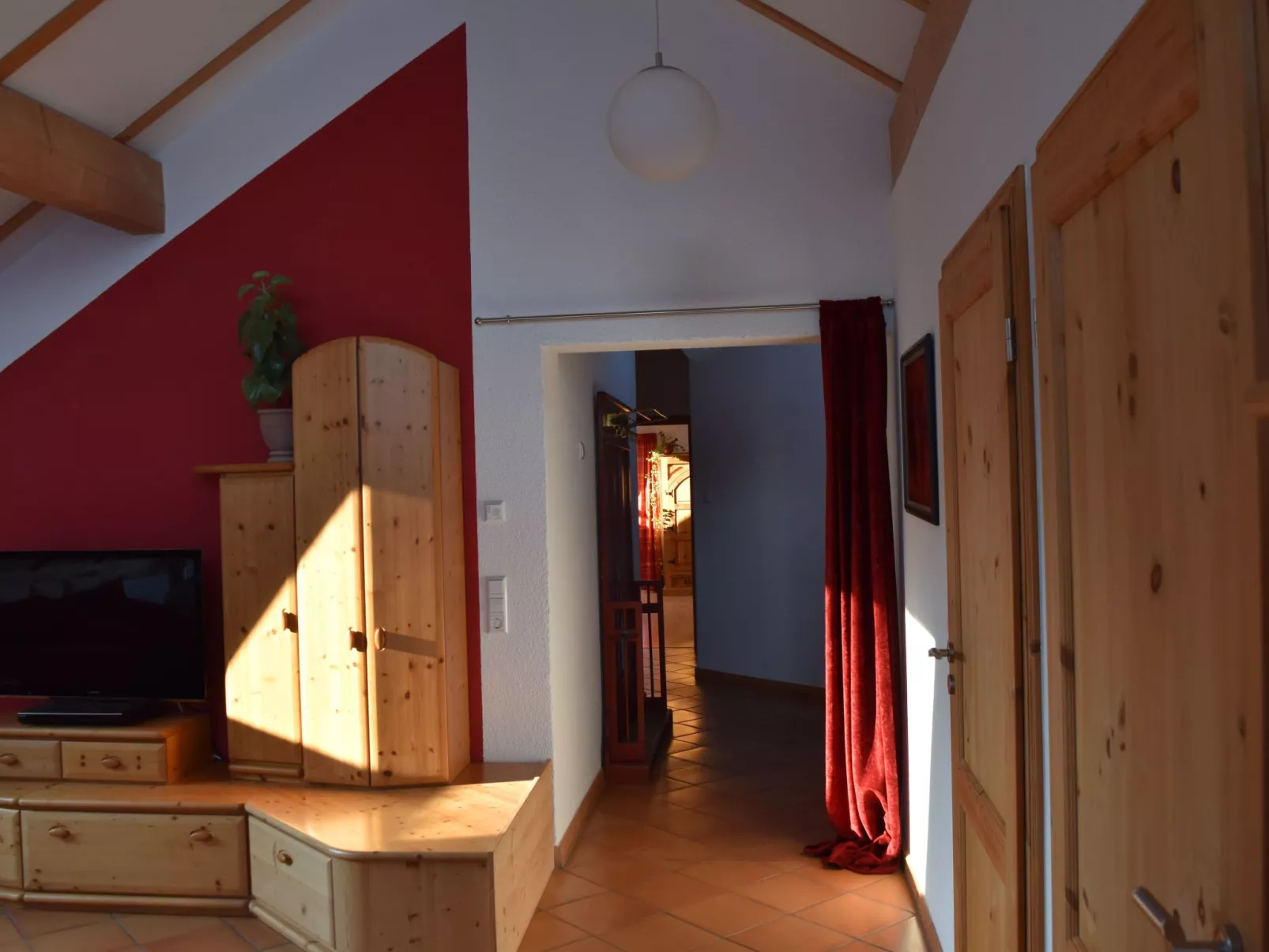 "Haus in der Einöde"-Binnen