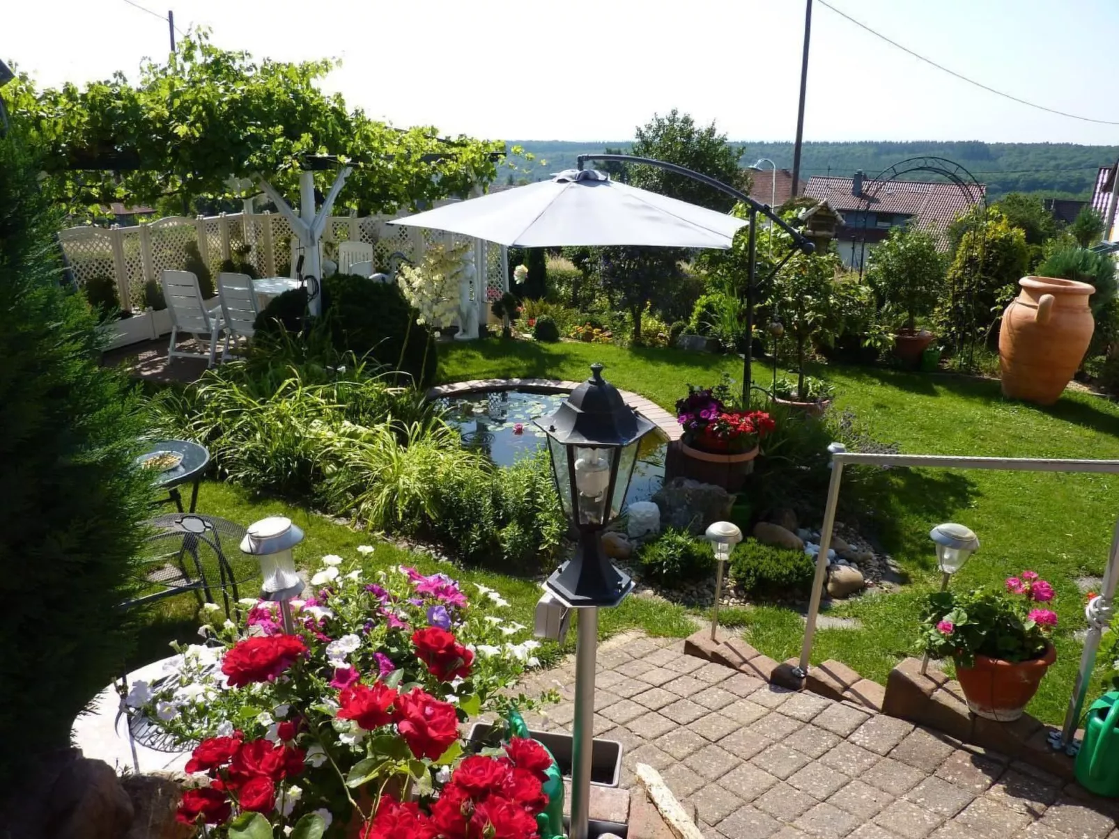 Appartement mit Terrasse, Garten und Grill-Buiten