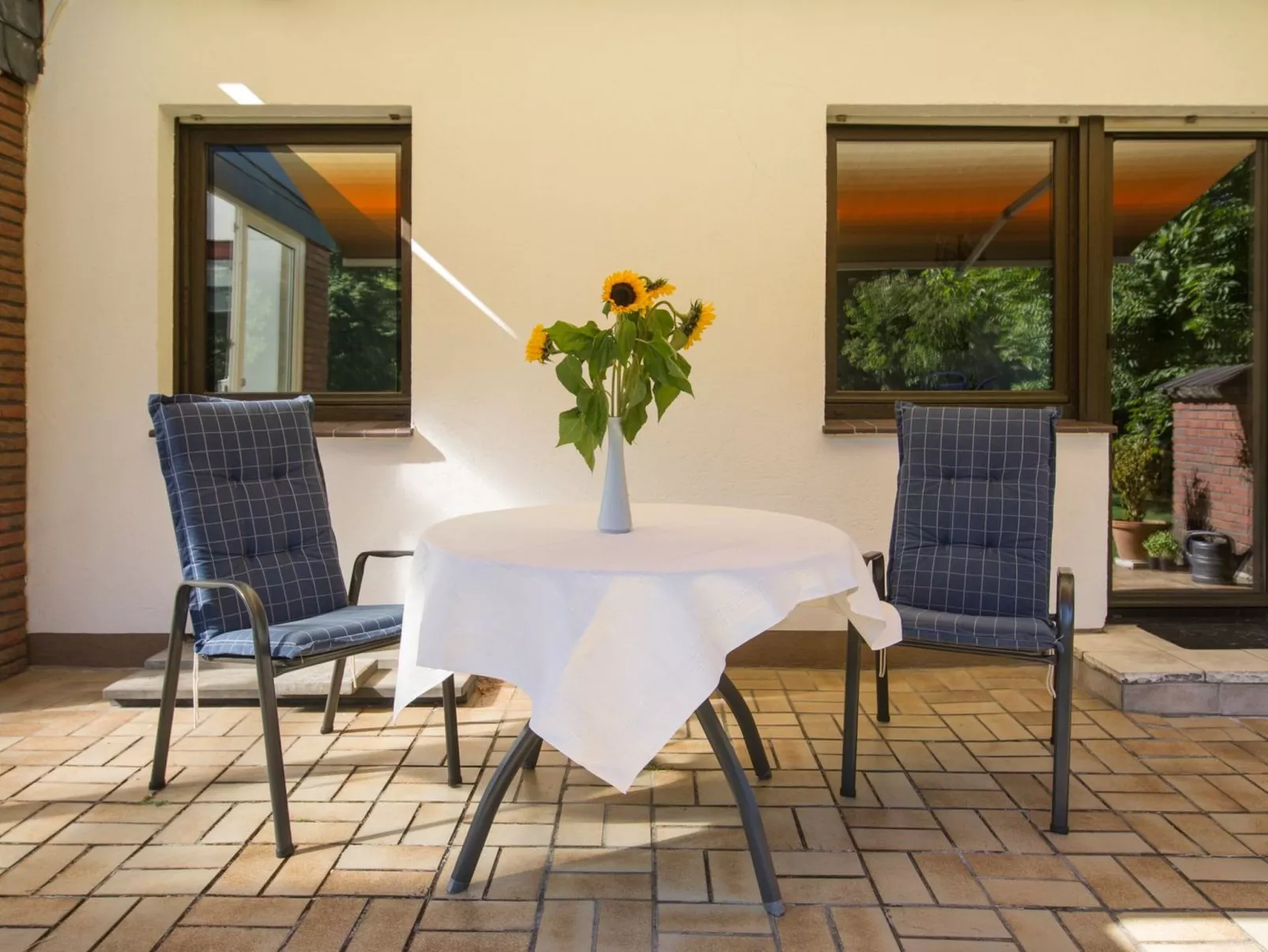 Gemütliches Ferienhaus in Hasenfeld mit Großem Garten