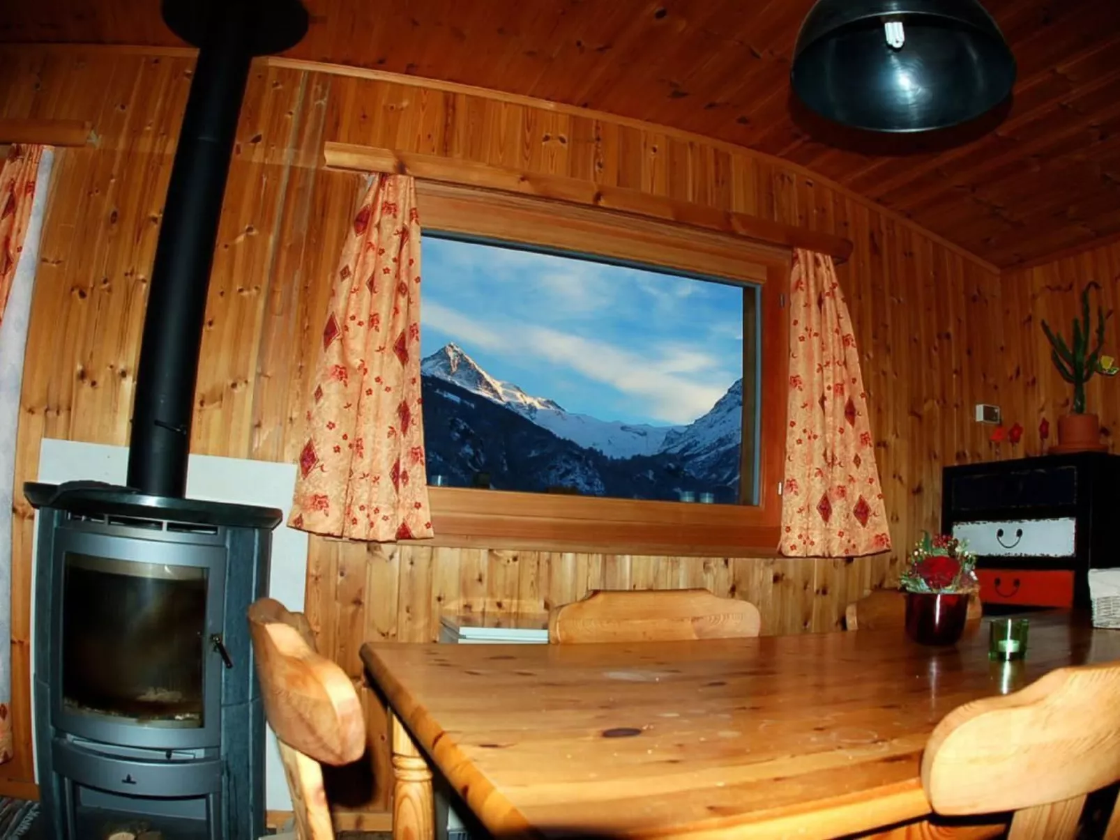 "Base Camp Evolène"