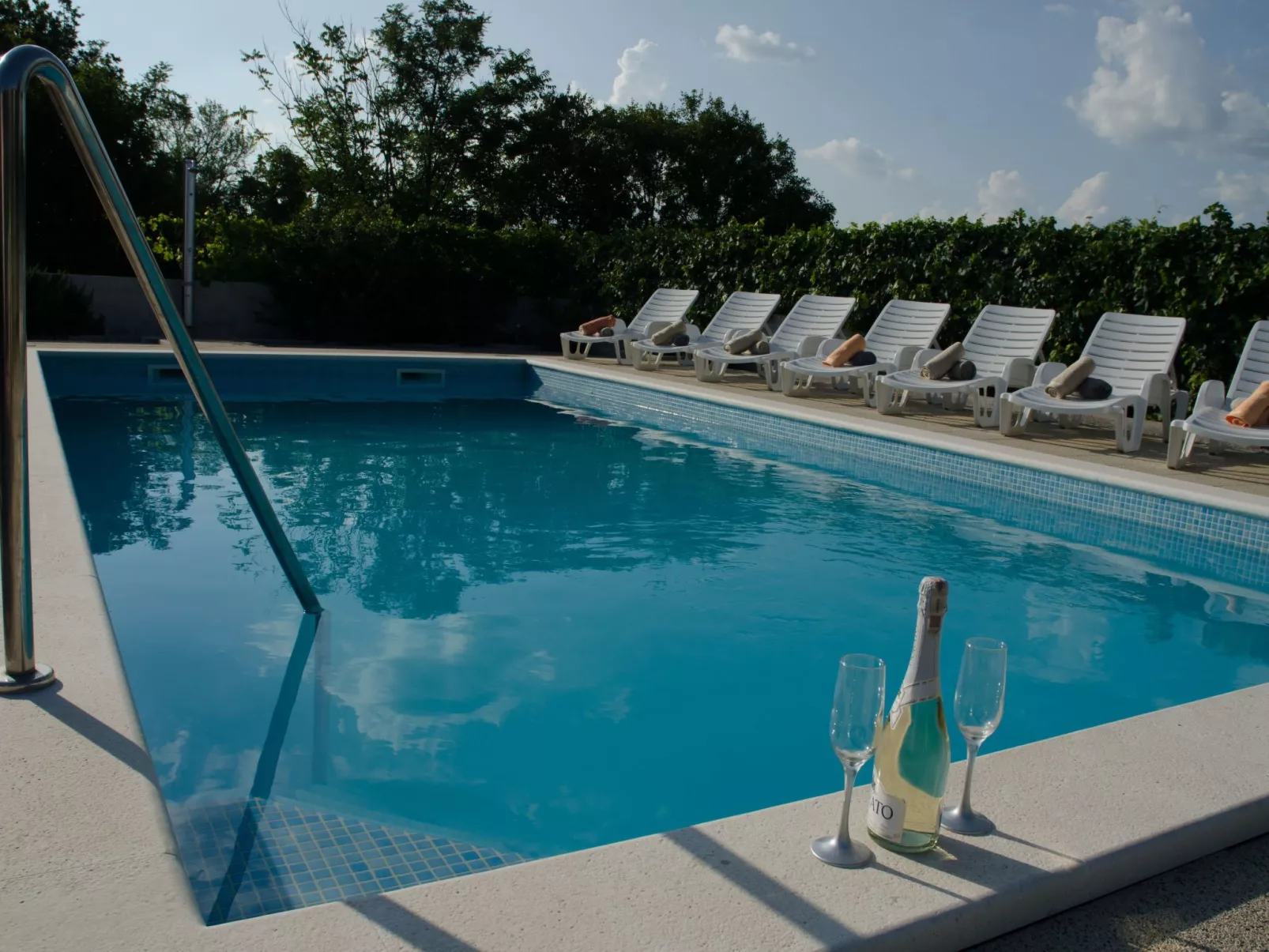 Schöne Villa in einem friedlichen und ruhigen Dorf-Image-tags.info