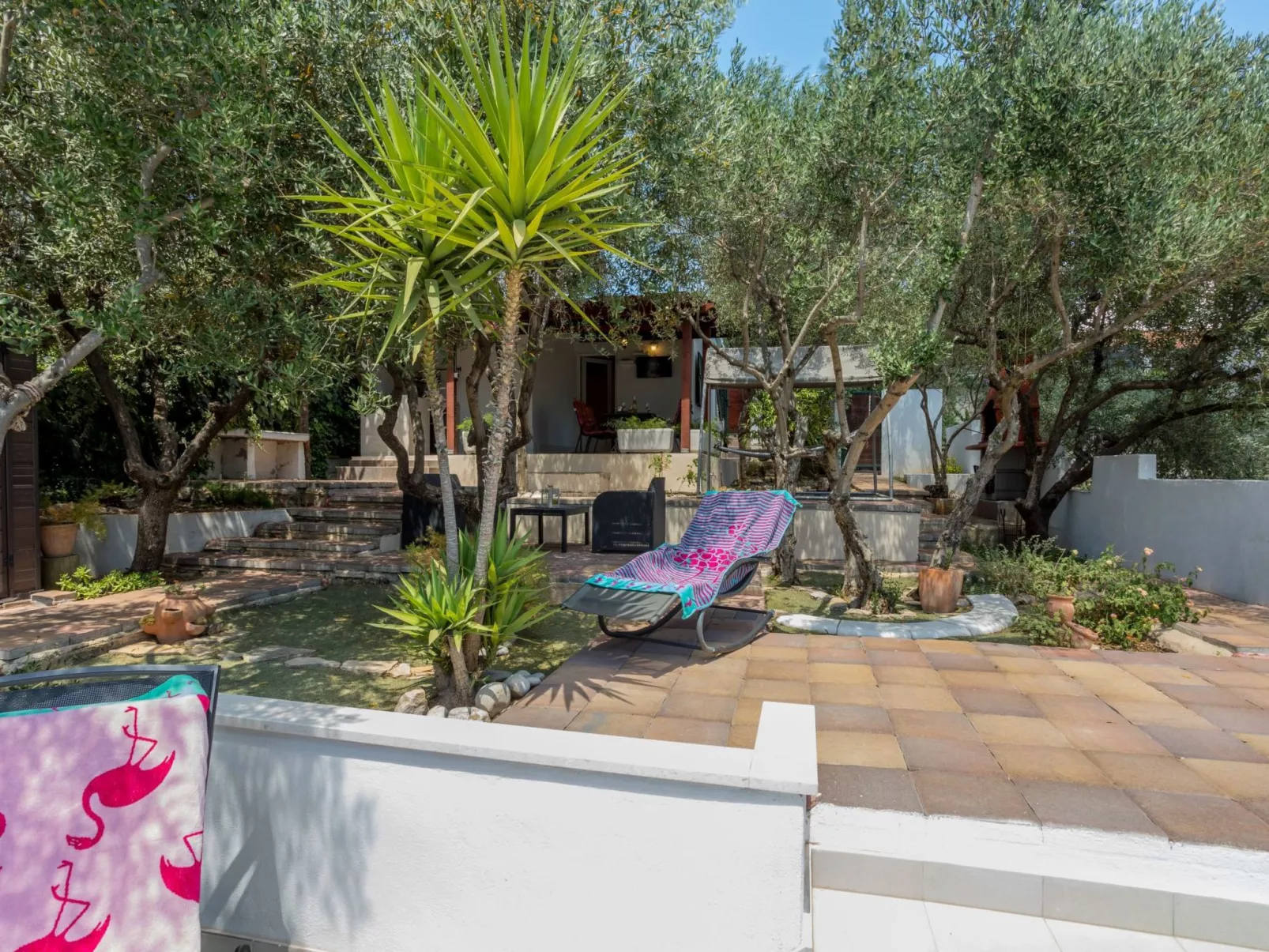 Komplex Oliva mit Pool und großem Garten-Buiten