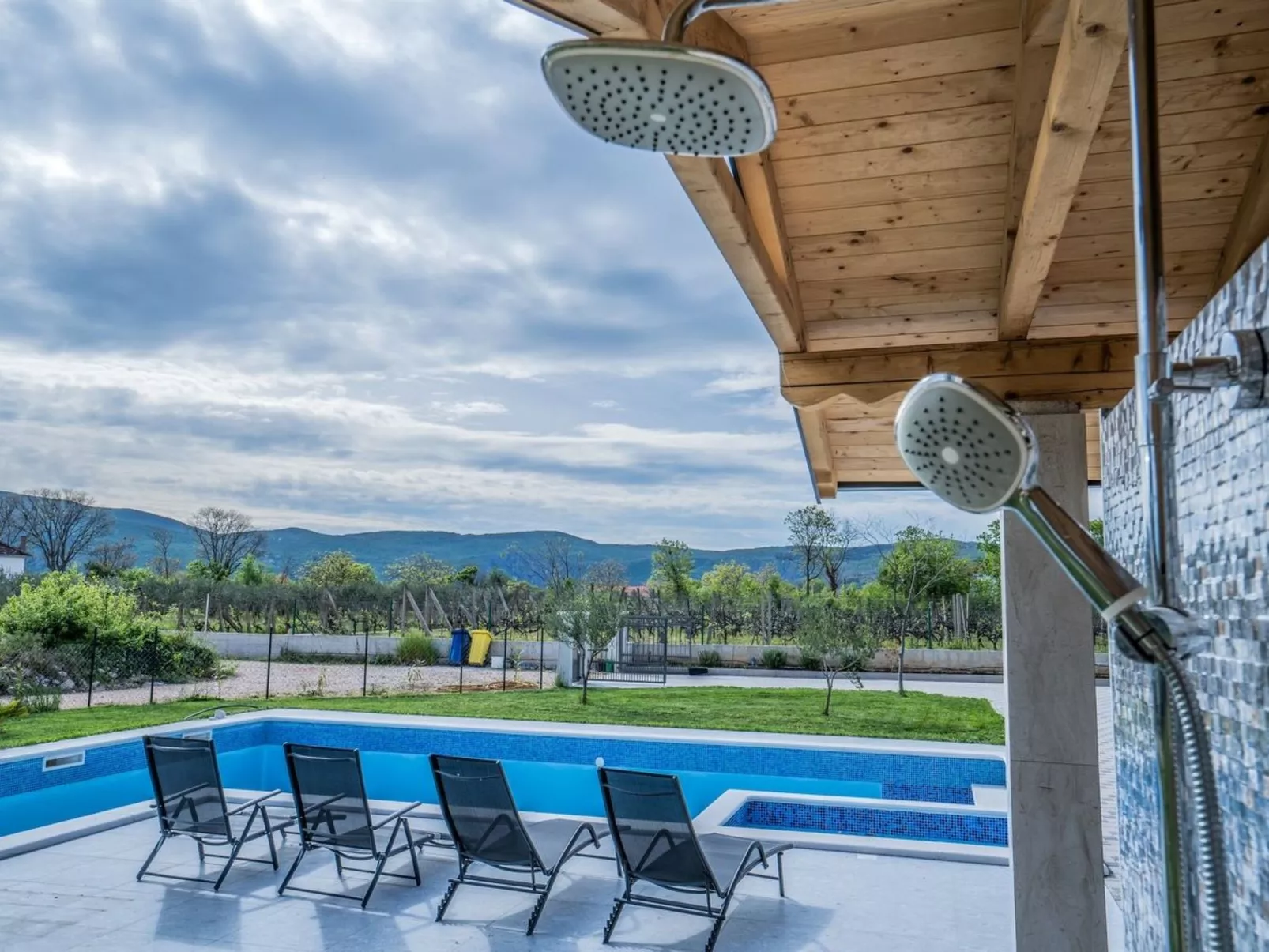 Villa Modriola - Buiten