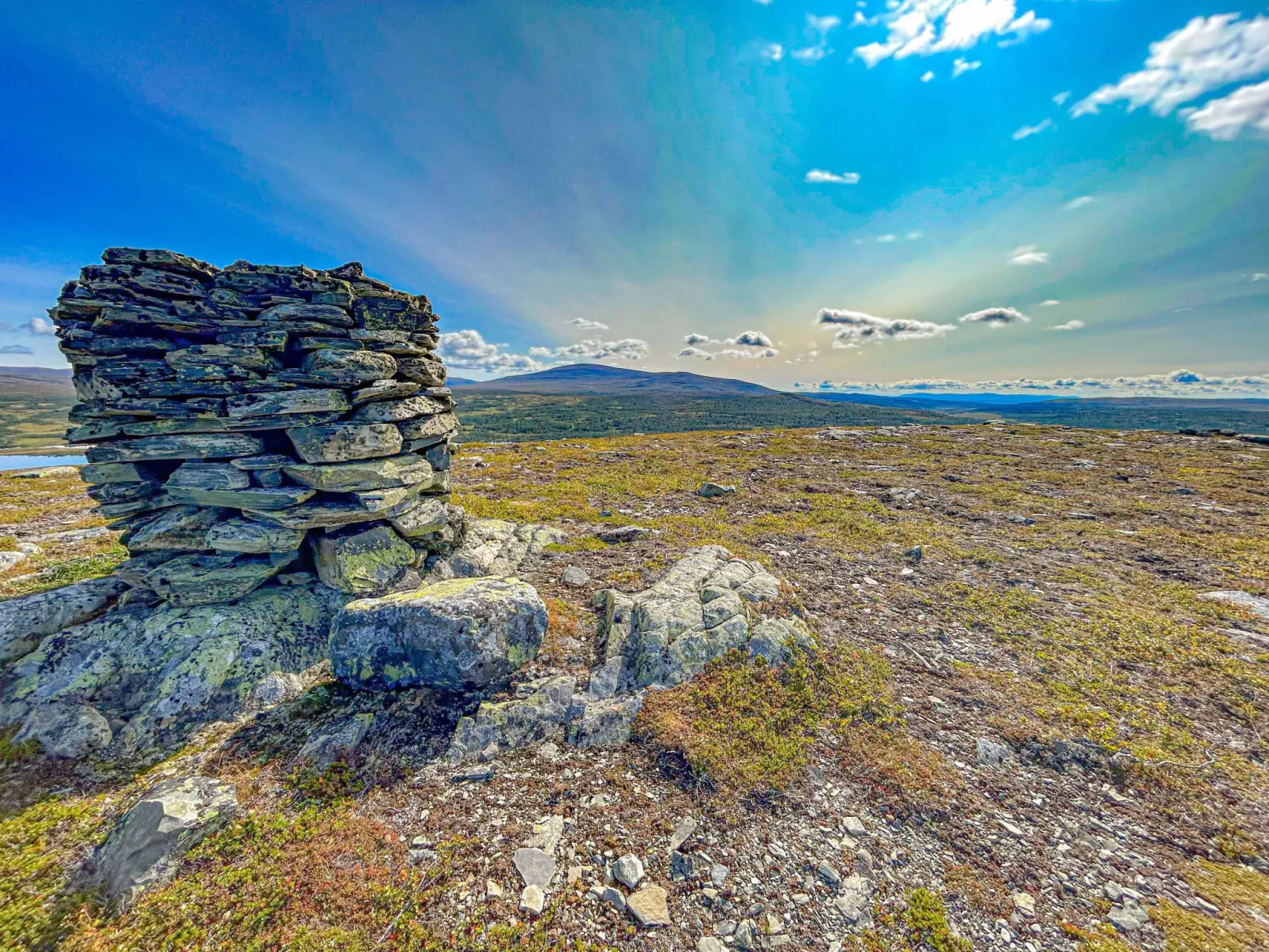 Gemütliches Blockhaus mit Kamin im Oviksfjäll-Buiten