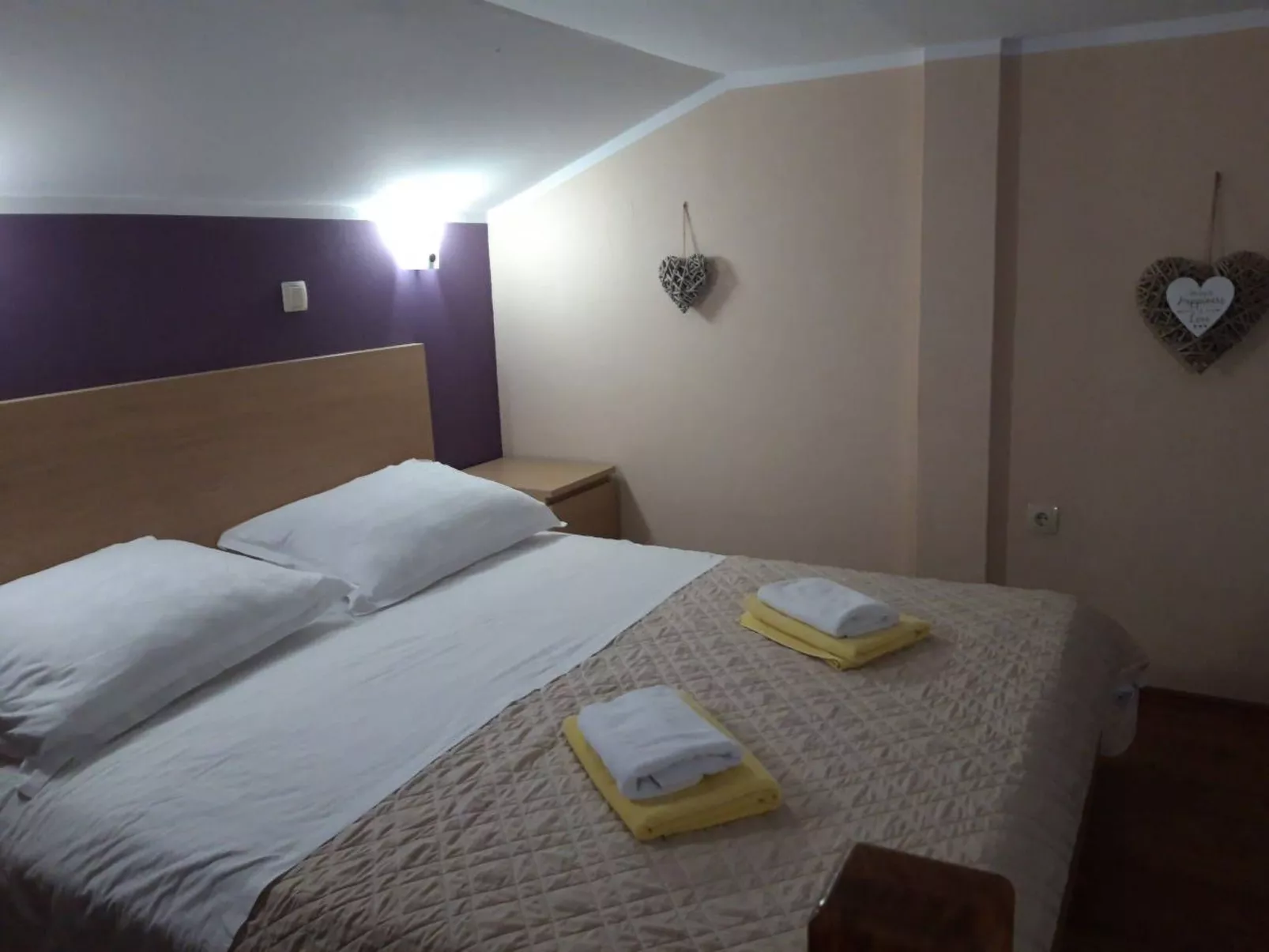 "Violet" mit Swimmingpool