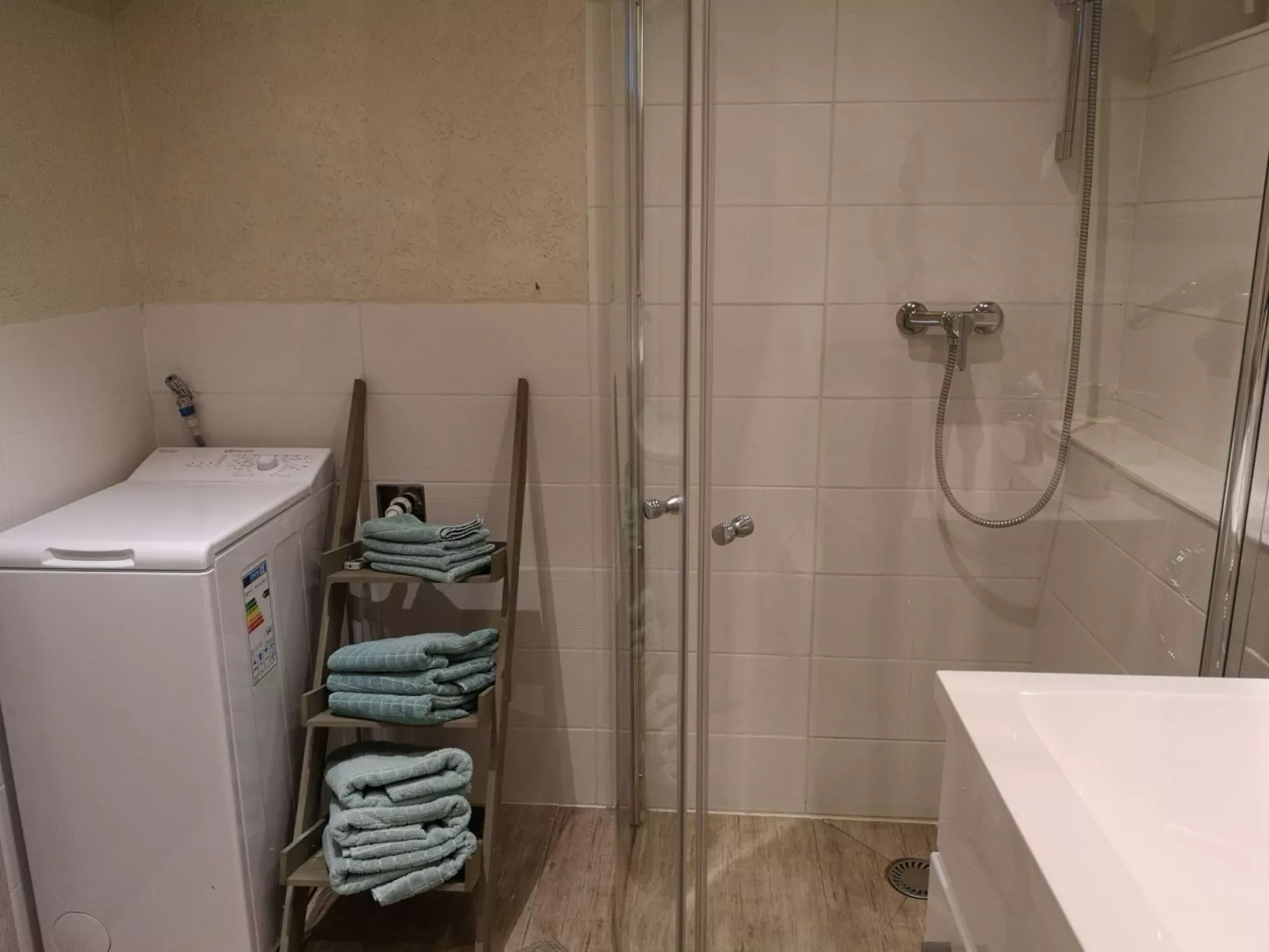 "Sonne & Mond"-Binnen