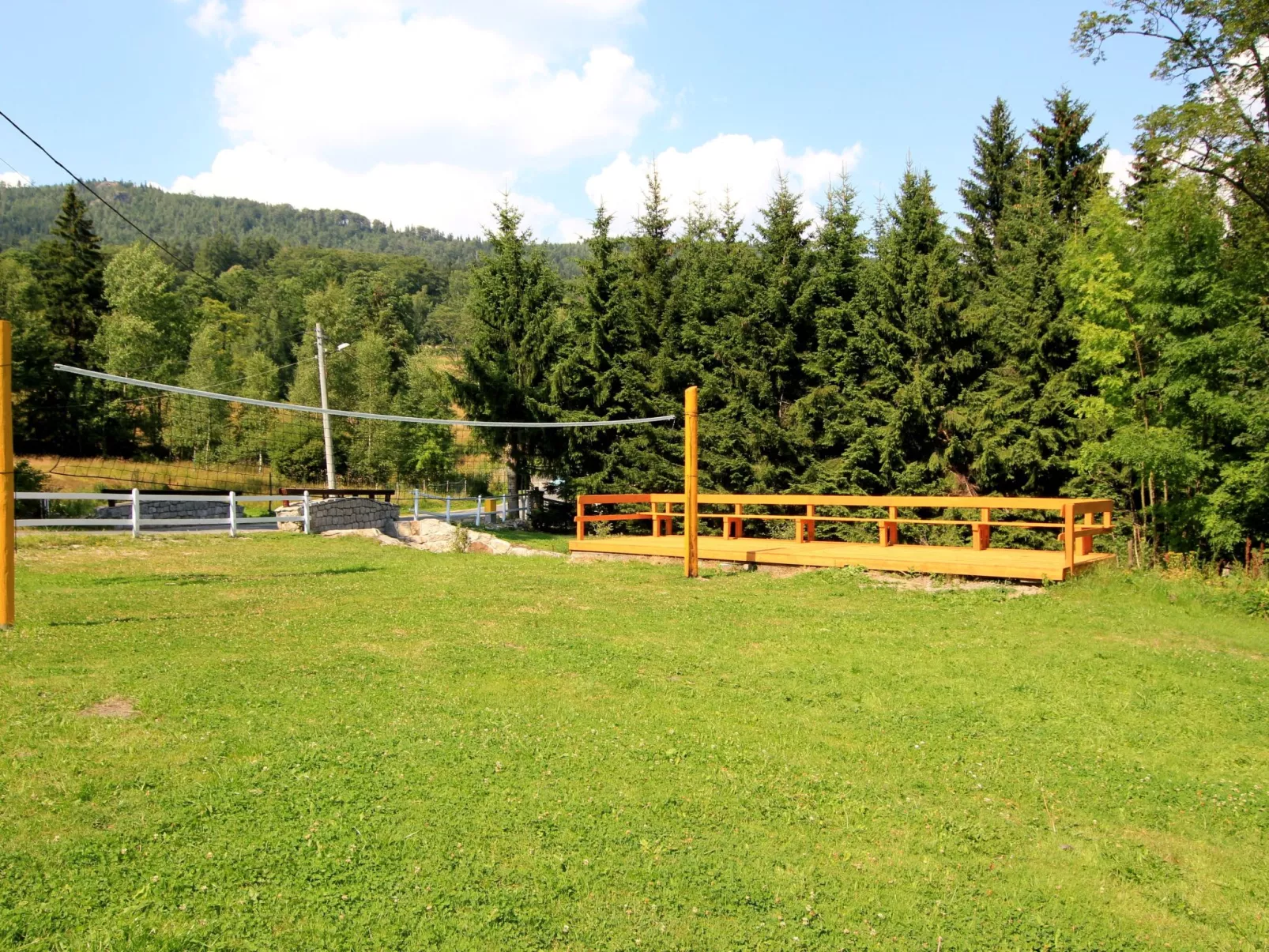 Exklusives Ferienhaus mit Schwimmbad direkt am Wasser-Buiten
