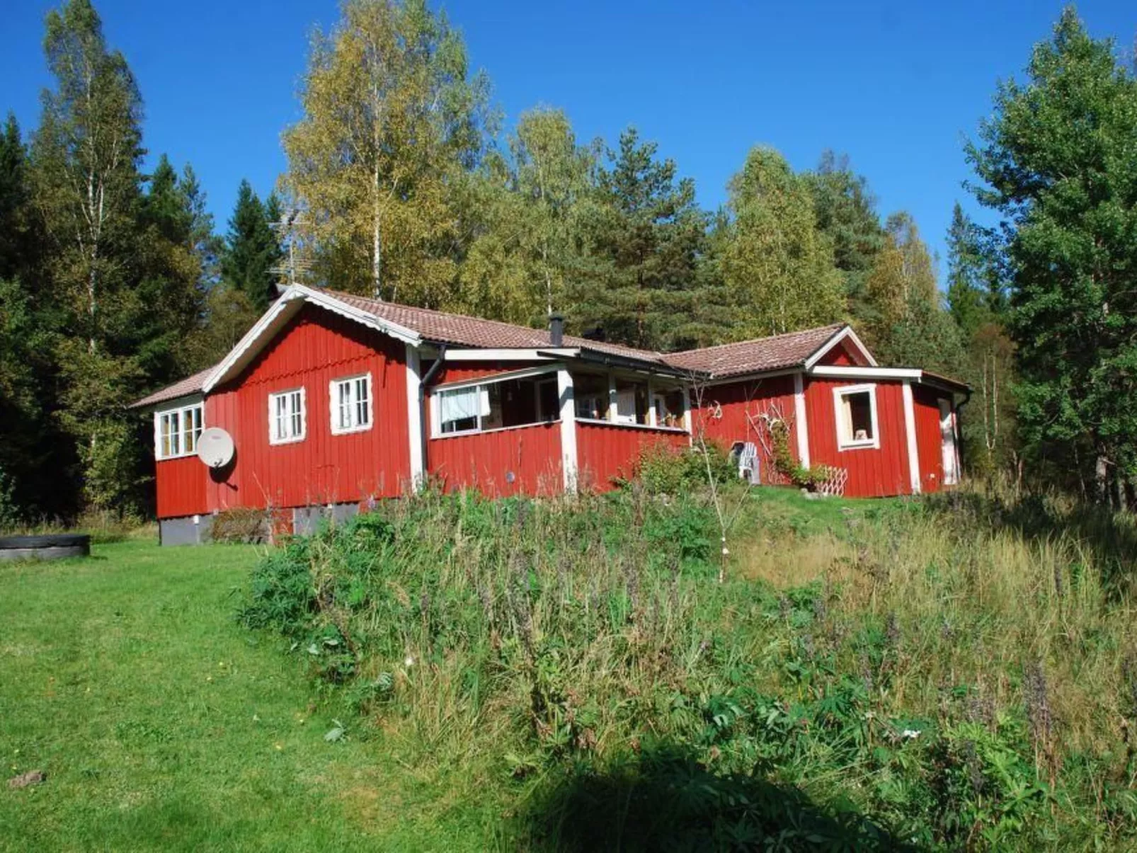 Idyllisch gelegenes, ebenerdiges Haus mit Terrasse
