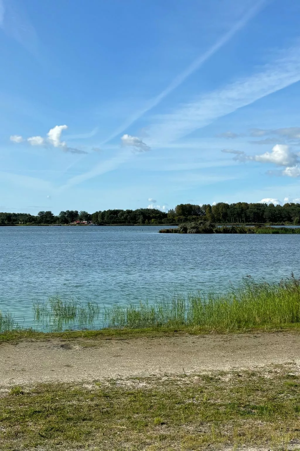 Chalet in Strandnähe-Buiten