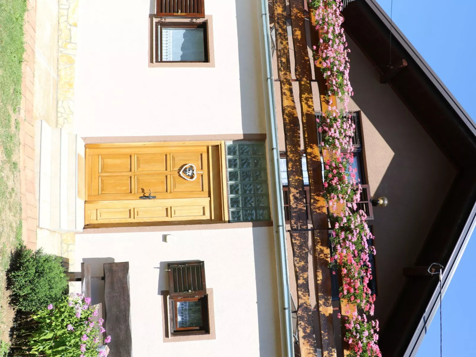 Mit Garten, Grill und Terrasse-Buiten