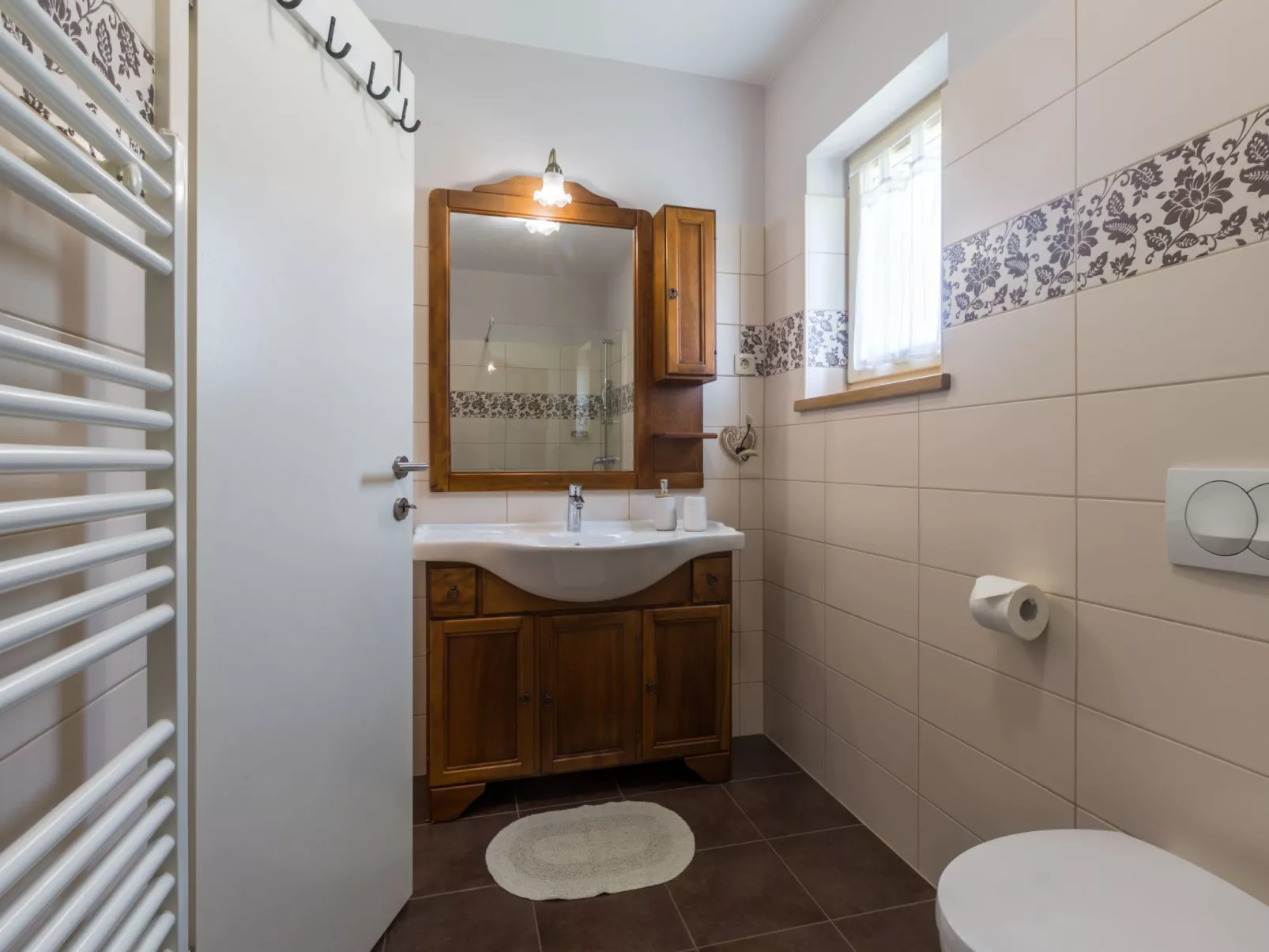 Villa mit Pool, Garten und Sommerküche-Binnen