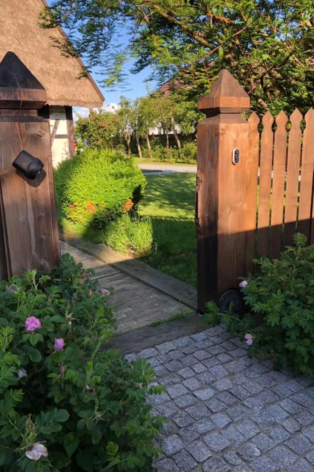 In Gąski mit Gepflegtem Garten