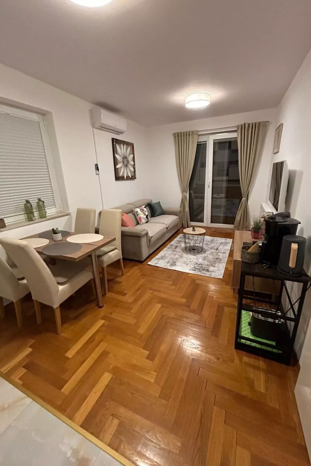 "Adele A1 erste Katze"