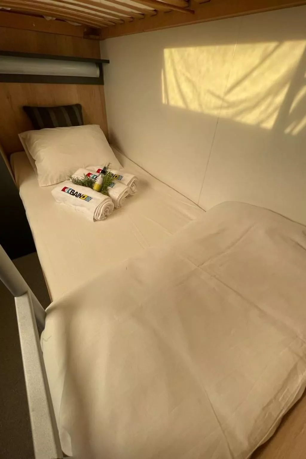 Strandhaus Danica - Ferienanlage Bain, Žut - Kornati