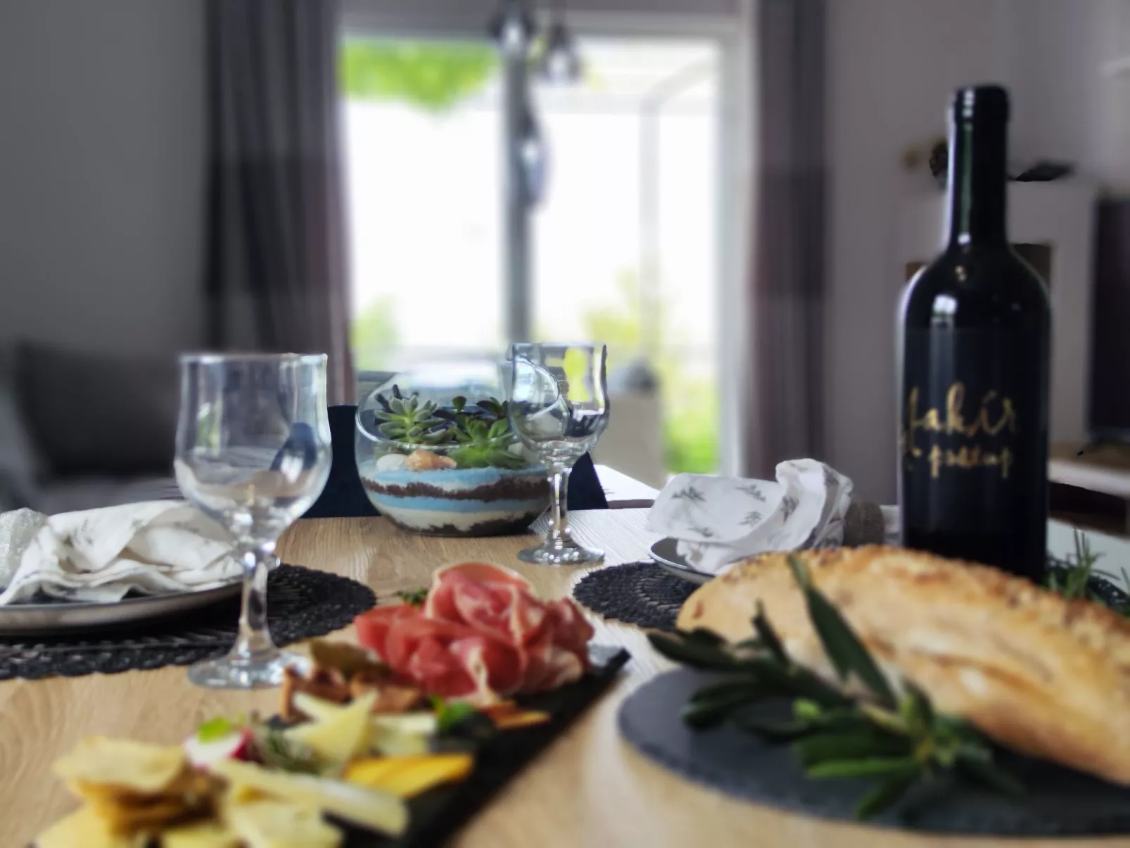 Mit Blick auf das Wasser-Binnen