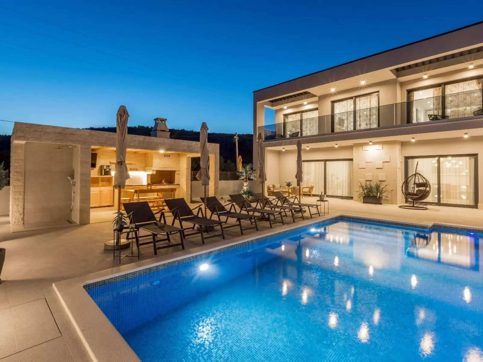 Villa Diana, modern gestaltet, in Dograde