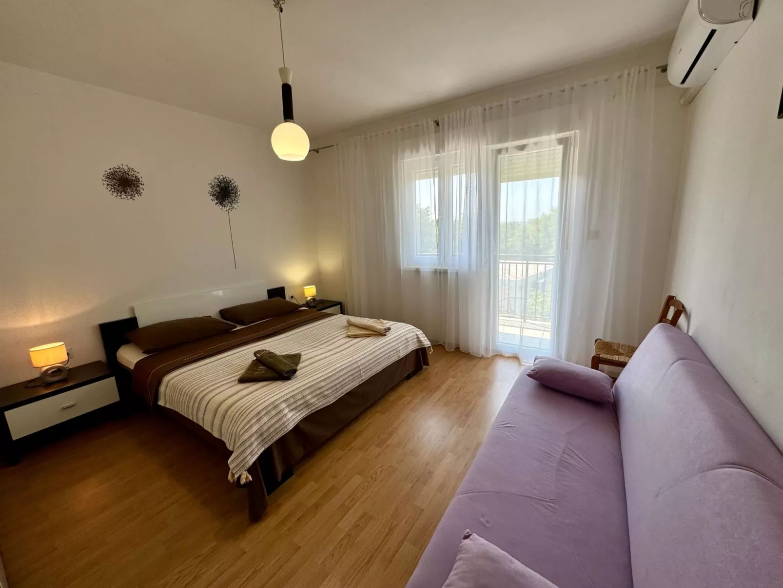 Schöne Ferienwohnung in Jadranovo mit Grill, Terrasse und Garten-Binnen