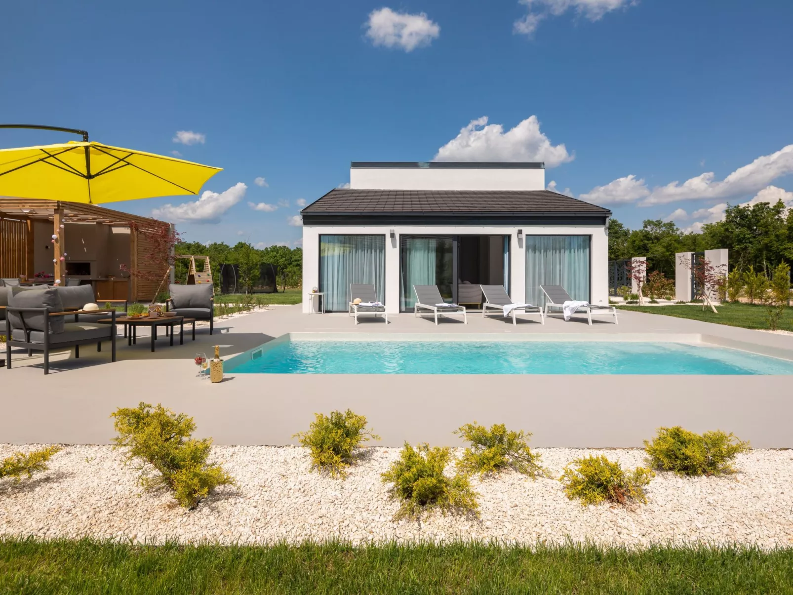 Villa Lu in Oklaj-Image-tags.info