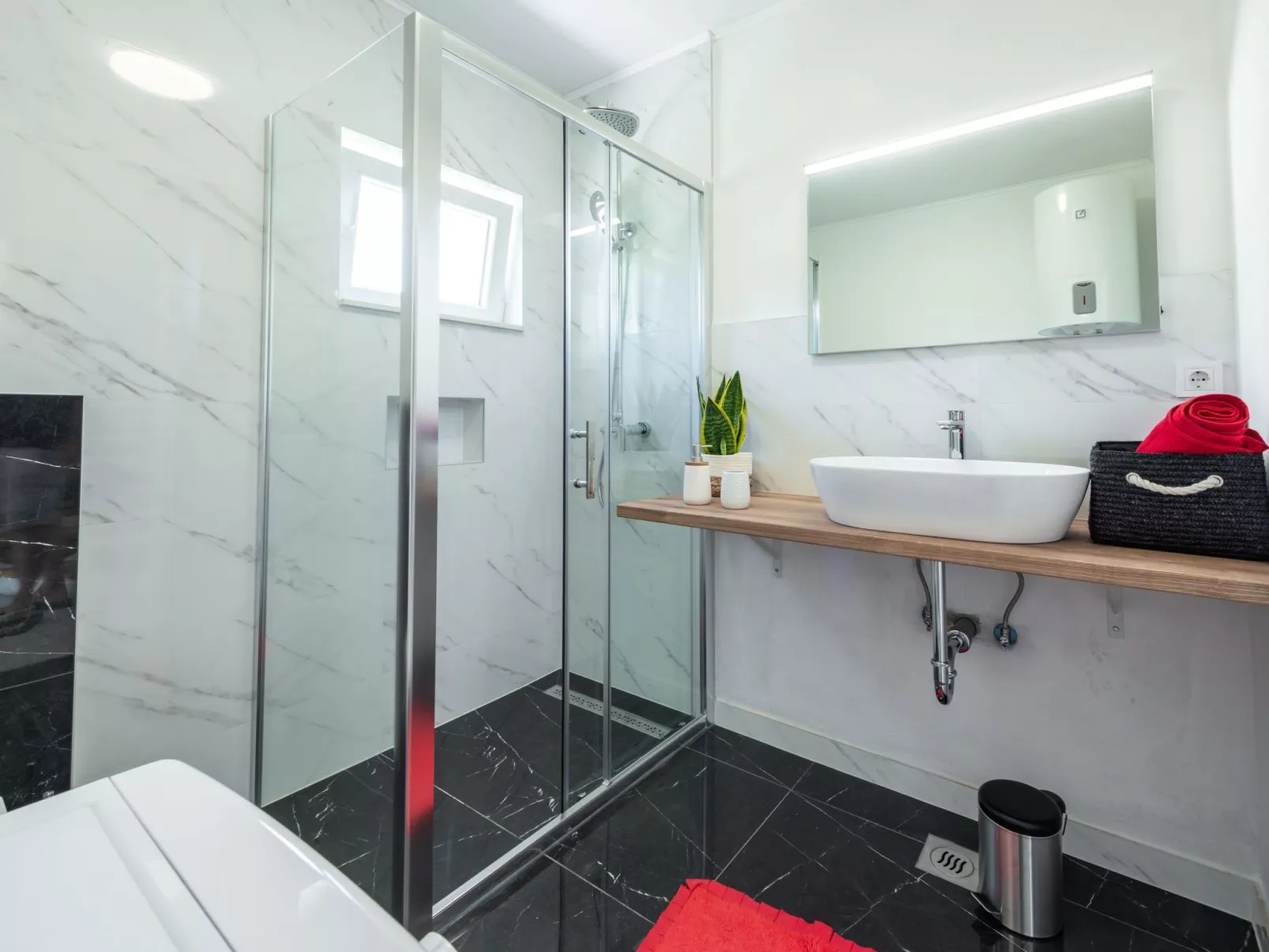 Moderne Villa mit Infinity-Pool und atemberaubendem Meerblick Dia-Binnen