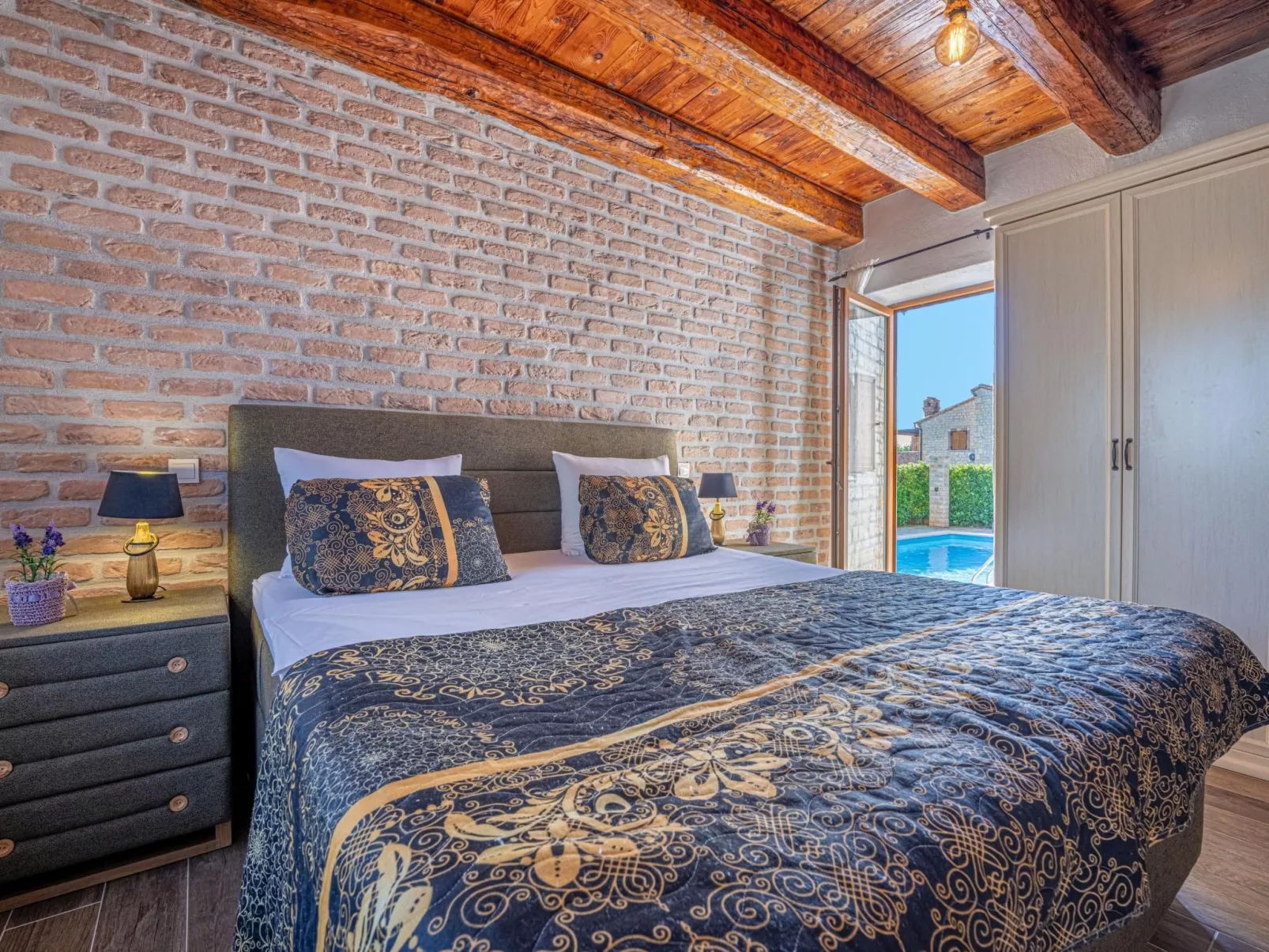 "Paradis 6" mit Whirlpool