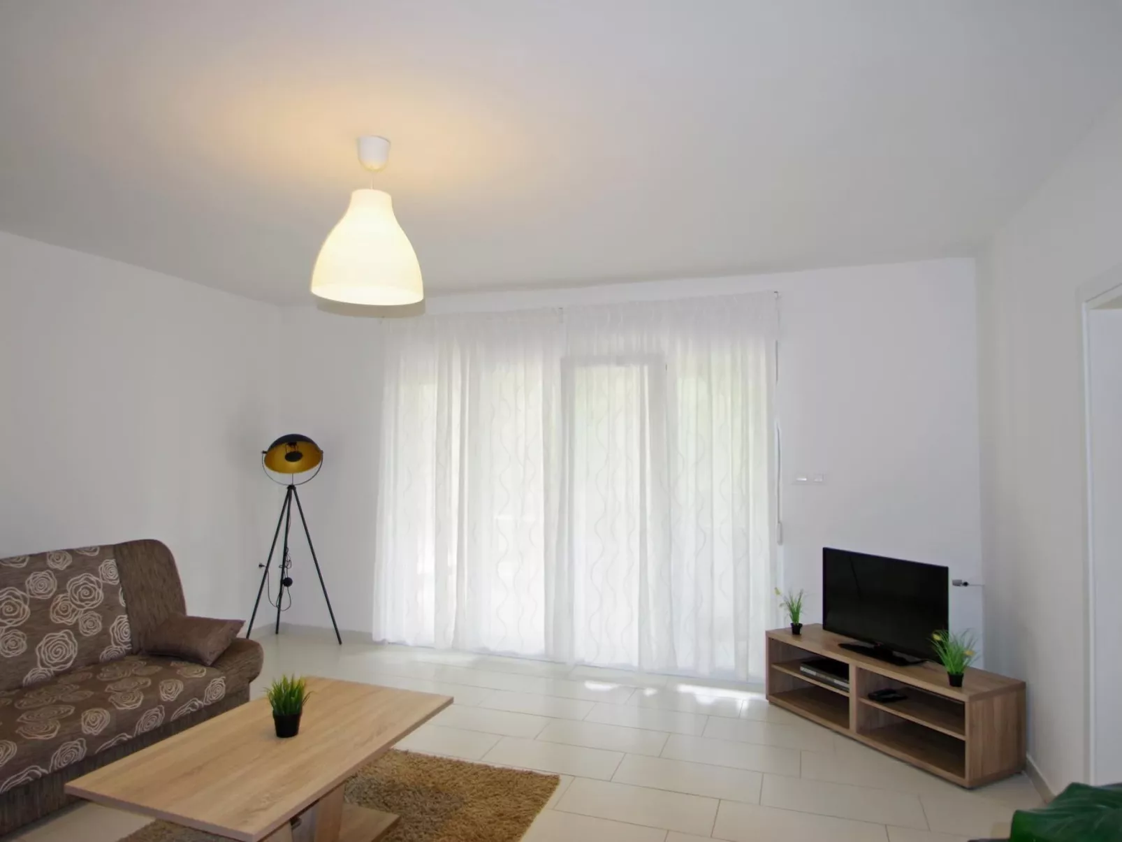 In Rakalj mit privatem Parkplatz-Binnen