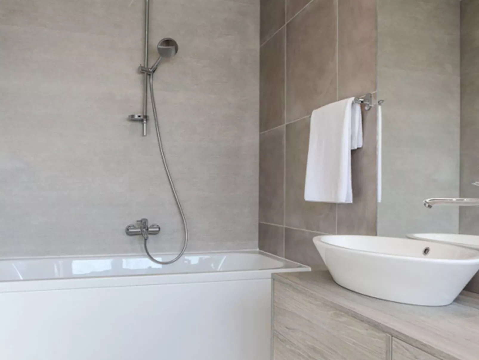 Luxusvilla Viola mit Pool, Sauna und Fitnessraum-Binnen