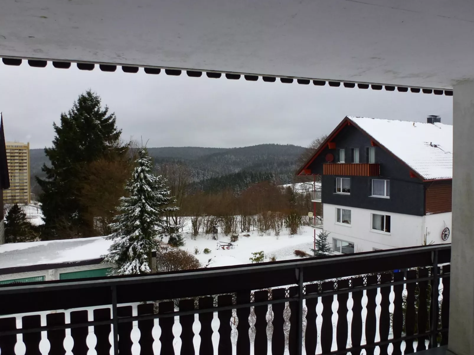 Mit Blick auf die Berge-Buiten