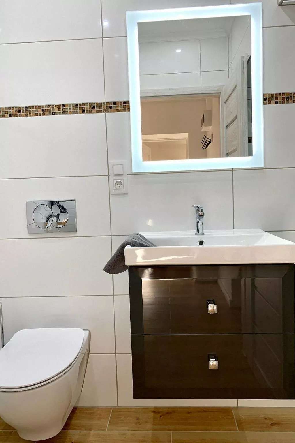 Kleine, frisch renovierte Zwei-Zimmerwohnung