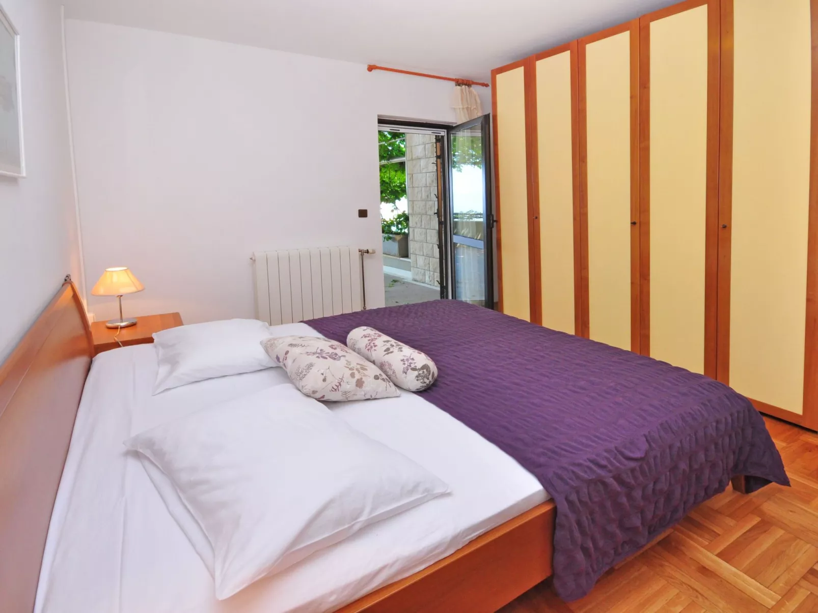 Geräumiges Ferienhaus in Omiš mit Privatem Pool-Binnen