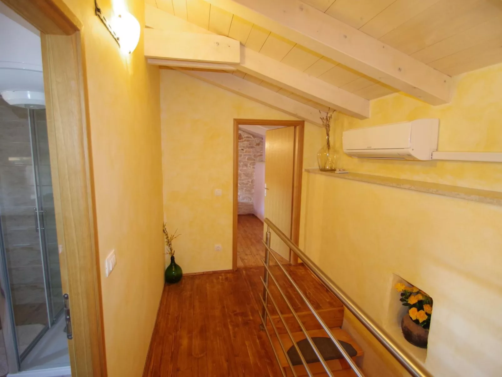 In Kavran mit Terrasse und Grill-Binnen