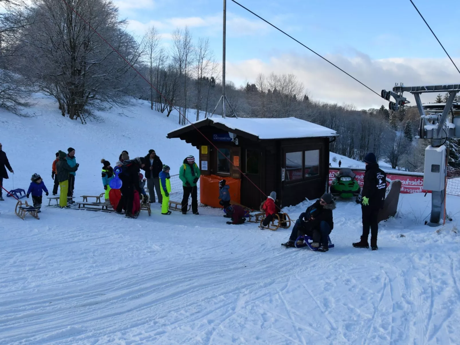 Mit Spielplatz, Garten und Fernsicht