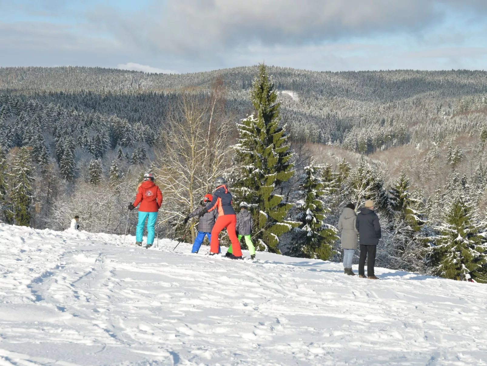Mit Garten und Spielplatznutzung