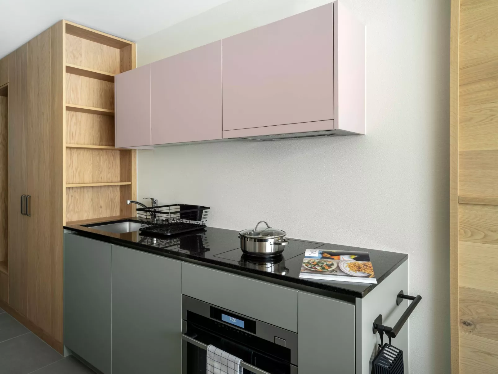 Stadthaus N9 Mountain Medium Studio