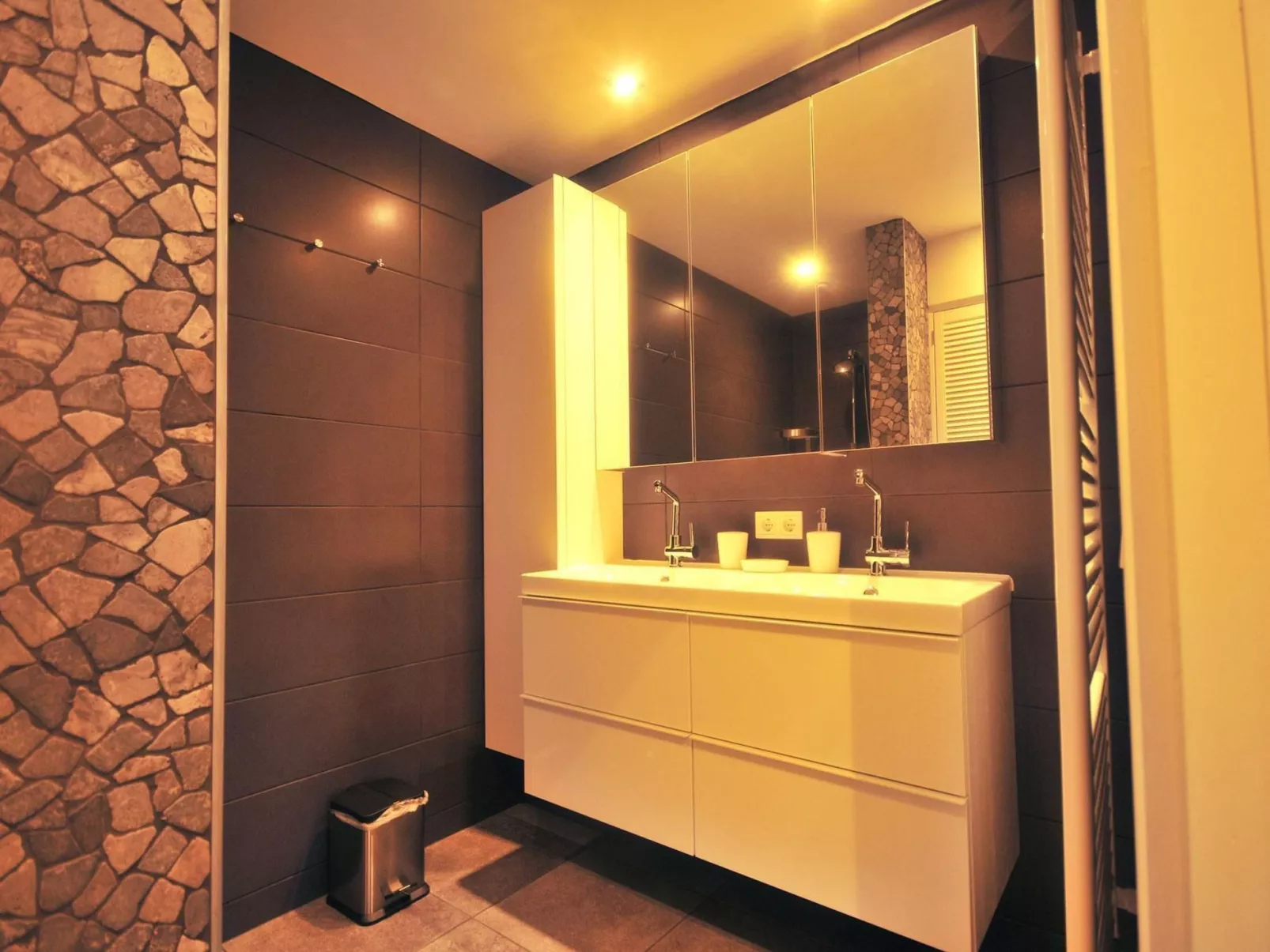 Fachwerkhaus "Das Reggestee" auf dem Bauernhof-Binnen